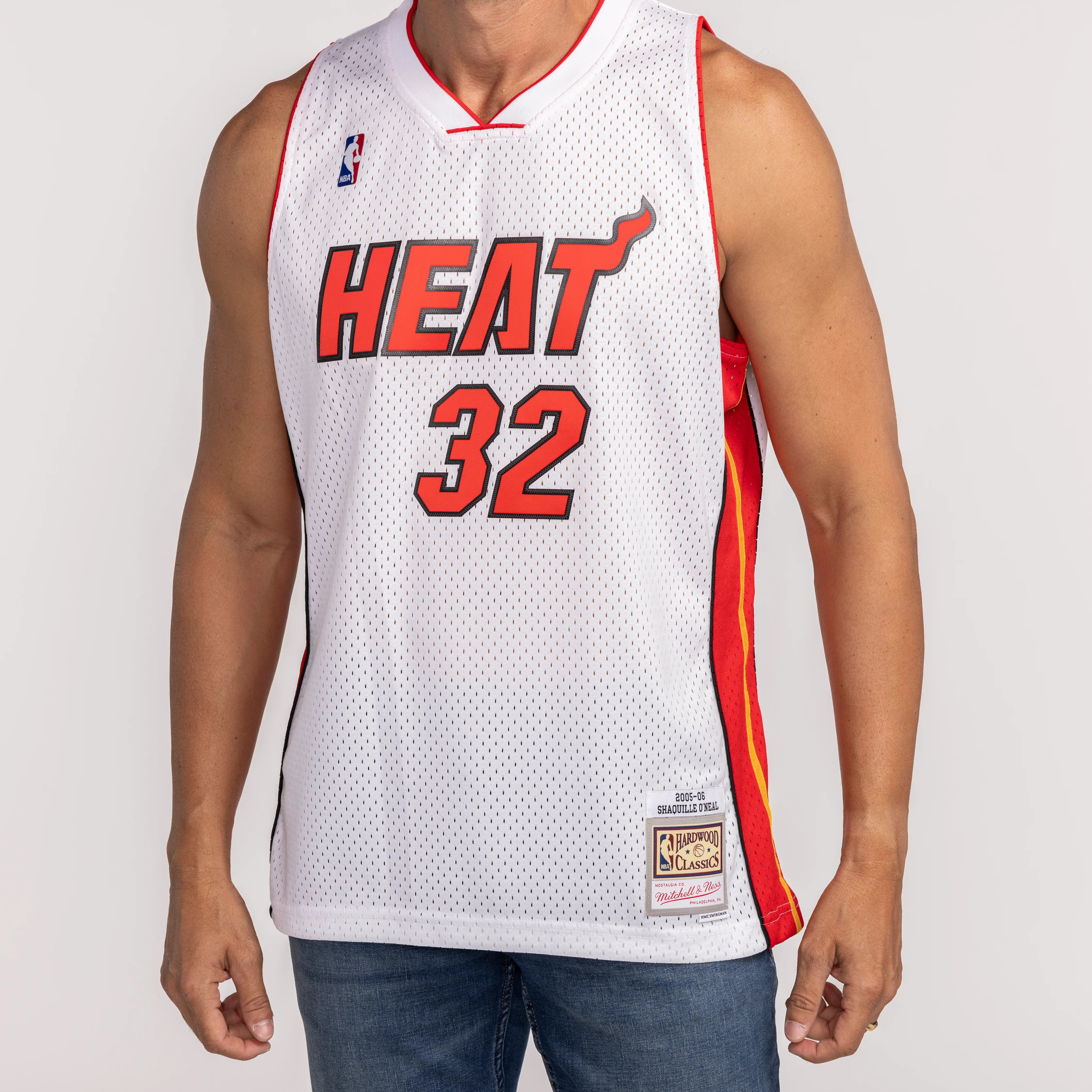 Shaquille O'Neal Mitchell & Ness Miami HEAT 2005-06 White Swingman Jersey 3 Shaquille O'Neal Mitchell & Ness Miami HEAT 2005-06 White Swingman Jersey