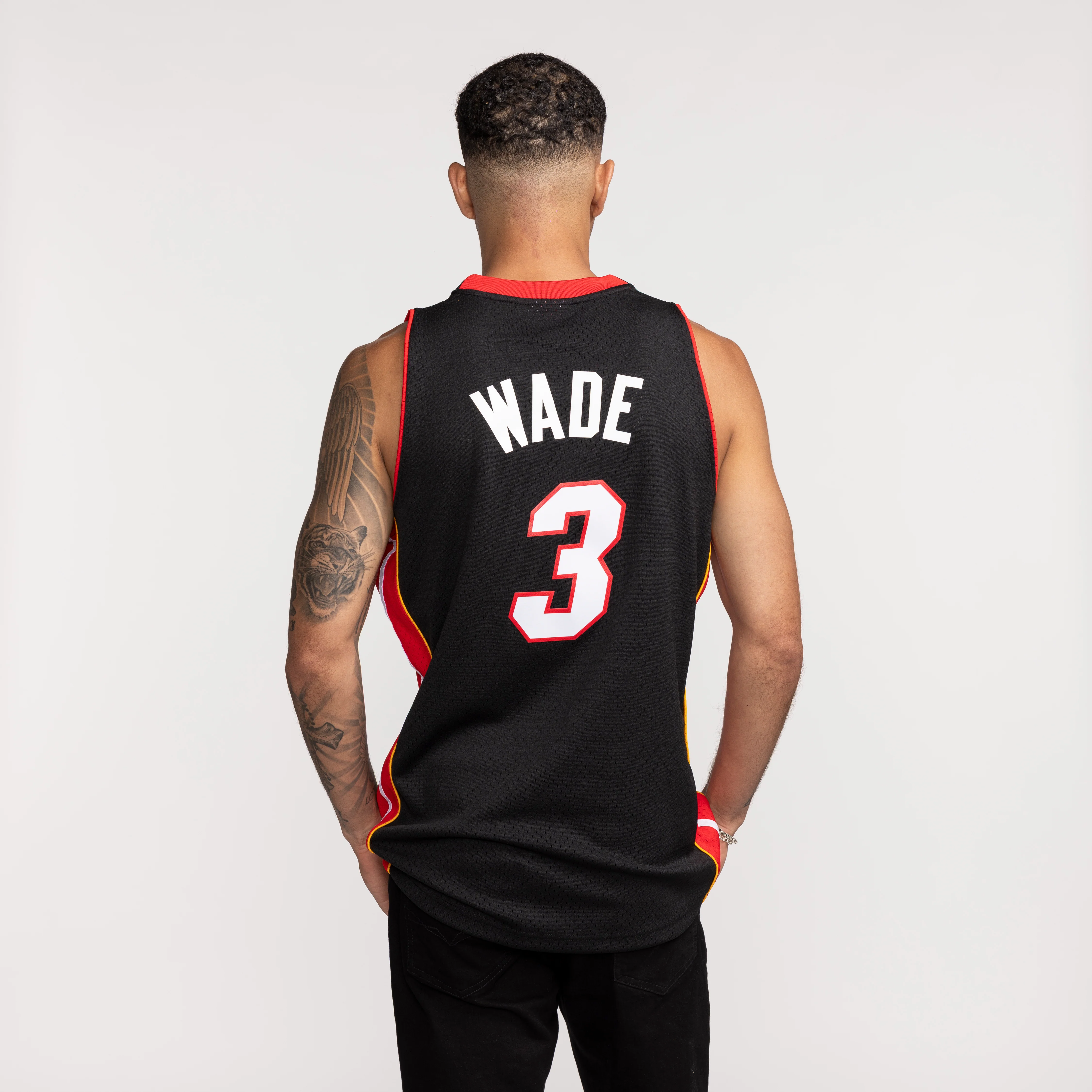 Dwyane Wade Mitchell & Ness 2008-09 EL HEAT Swingman Jersey 2 Dwyane Wade Mitchell & Ness 2008-09 EL HEAT Swingman Jersey